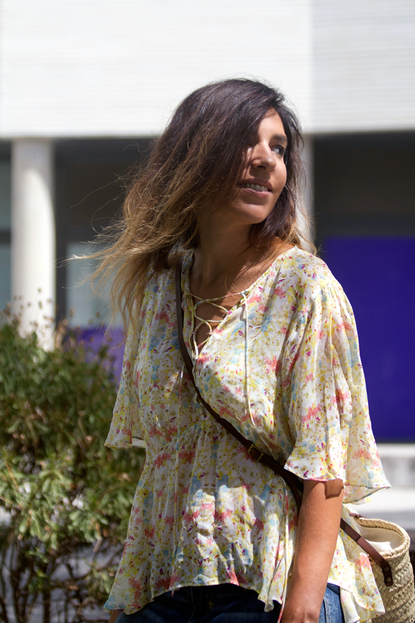 Jeans boyfriend y camisa de Zara. Sombrero de Masclans. Bolso cesto de mimbre. Sandalias de Gioseppo. Boyfriend jeans and Zara shirt. Masclans Hat. Wicker basket pocket. Gioseppo sandals.